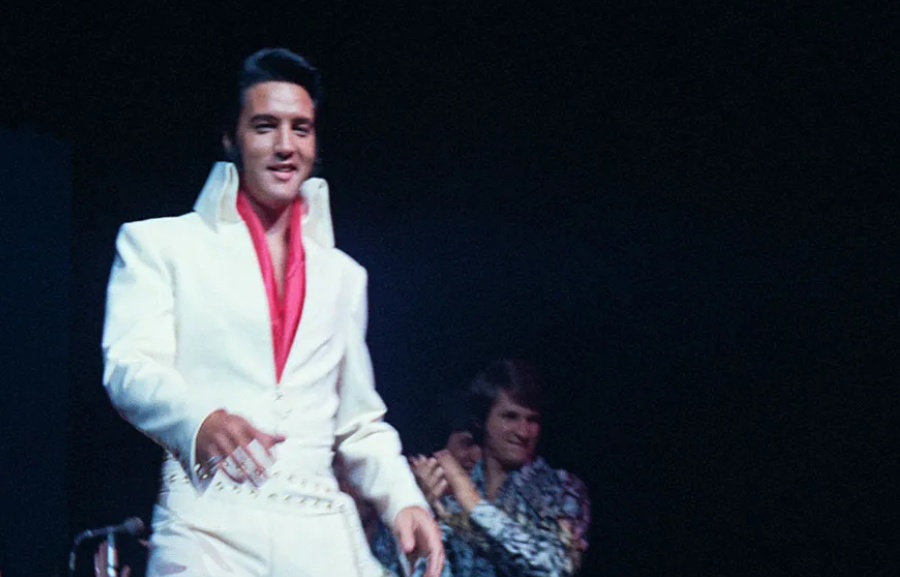 Rock’n Roll’un Kralı Geri Dönüyor: “EPiC: Elvis Presley Konserde”