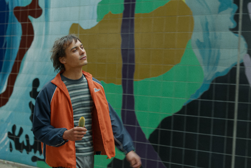 Yalnız İnsan Merdivendir: “URCHIN” (2025)